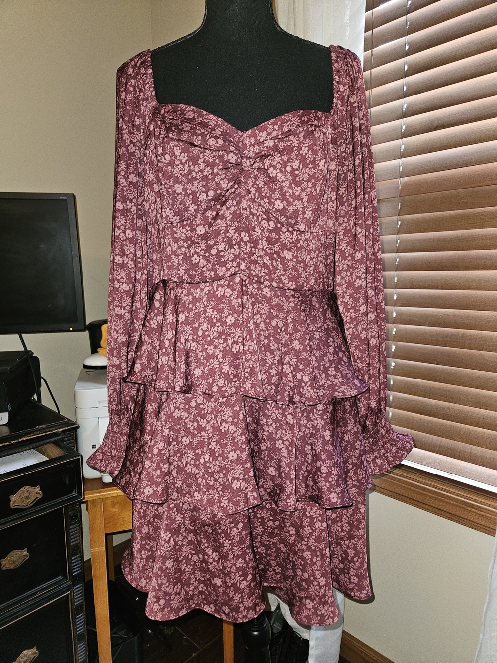 Floral Long-Sleeve Ruffle Tiered Dress in Burgandy Sz. XL